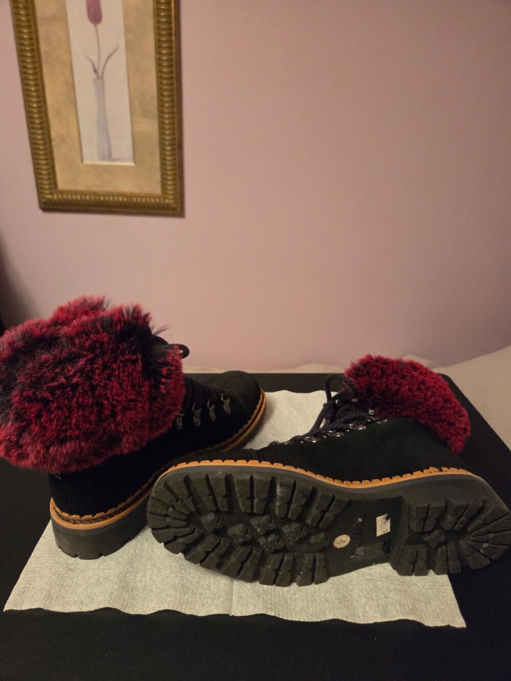Boots - Picture 4 of 6